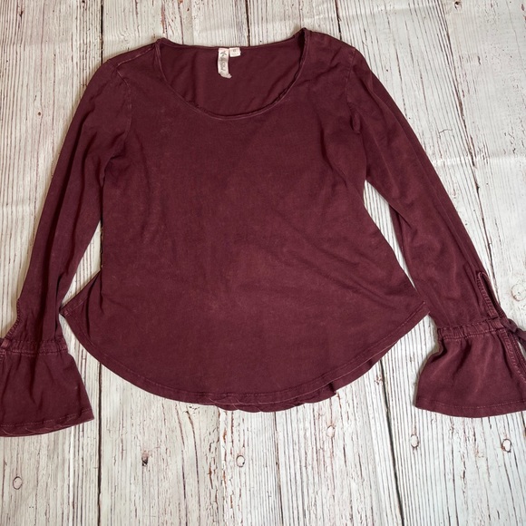 Others Follow maroon long bell sleeve blouse sz sm - Picture 4 of 7